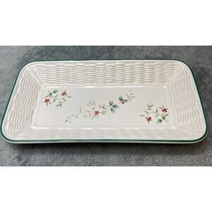 Pfaltzgraff Winterberry Basketweave Christmas Bread Tray Appetizer Dish Holiday